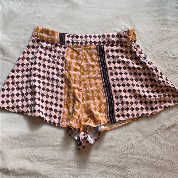 Forever21 Boho Printed Shorts Medium - Picture 2 of 5